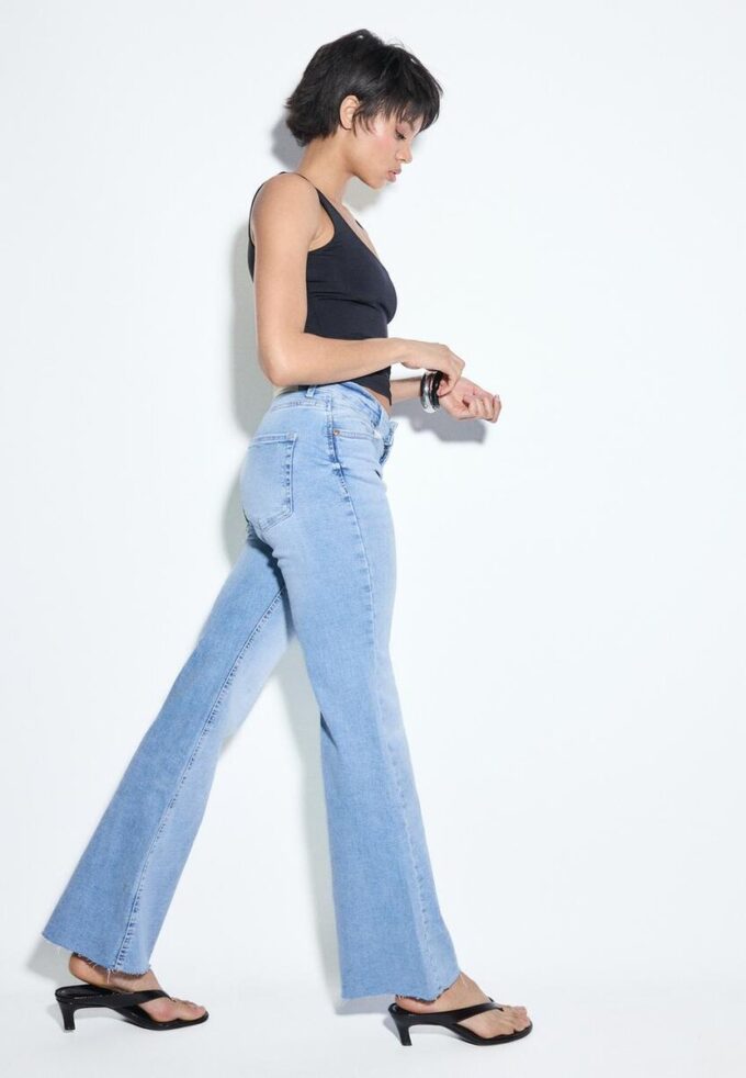 D74 Flared Jeans with Slit D74 Flared Jeans with Slit