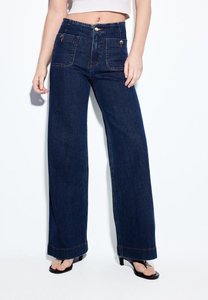 D77 Minimalist Jeans with Pockets