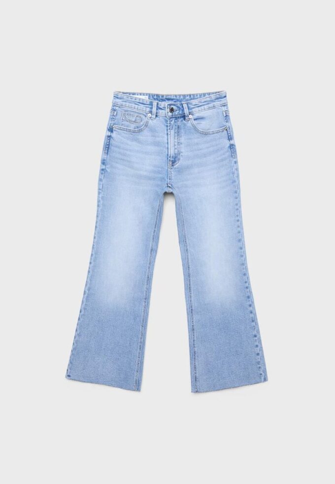 D78 Cropped Flared Jeans D78 Cropped Flared Jeans