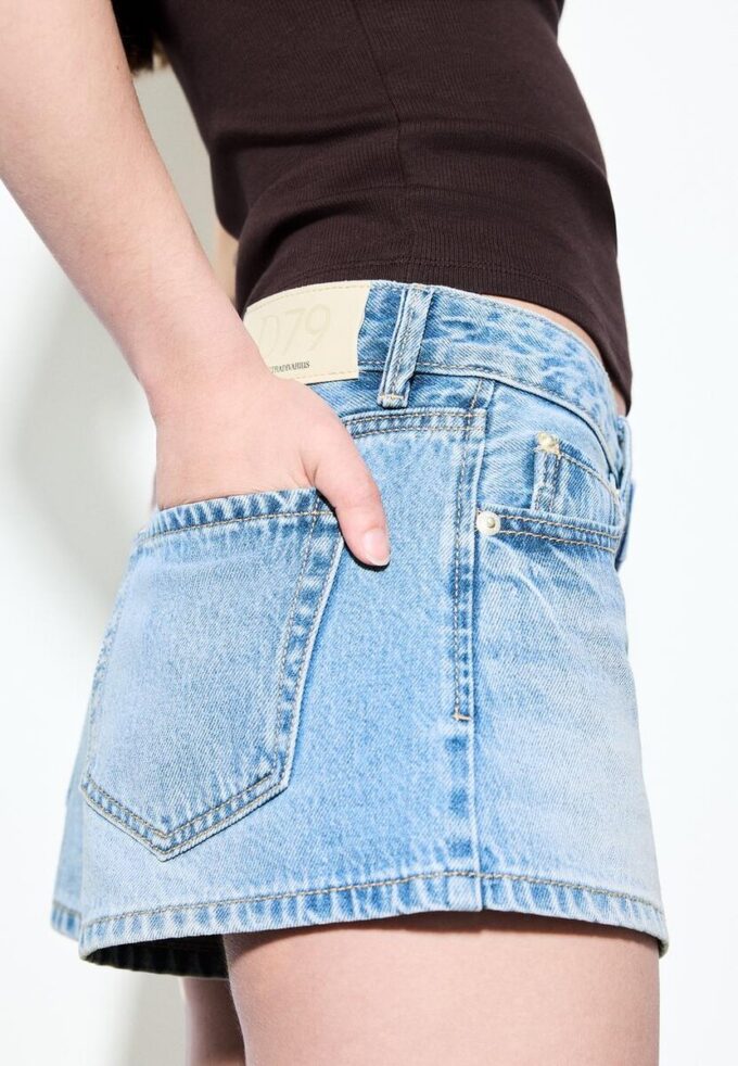 D79 Low-Waist Shorts D79 Low-Waist Shorts