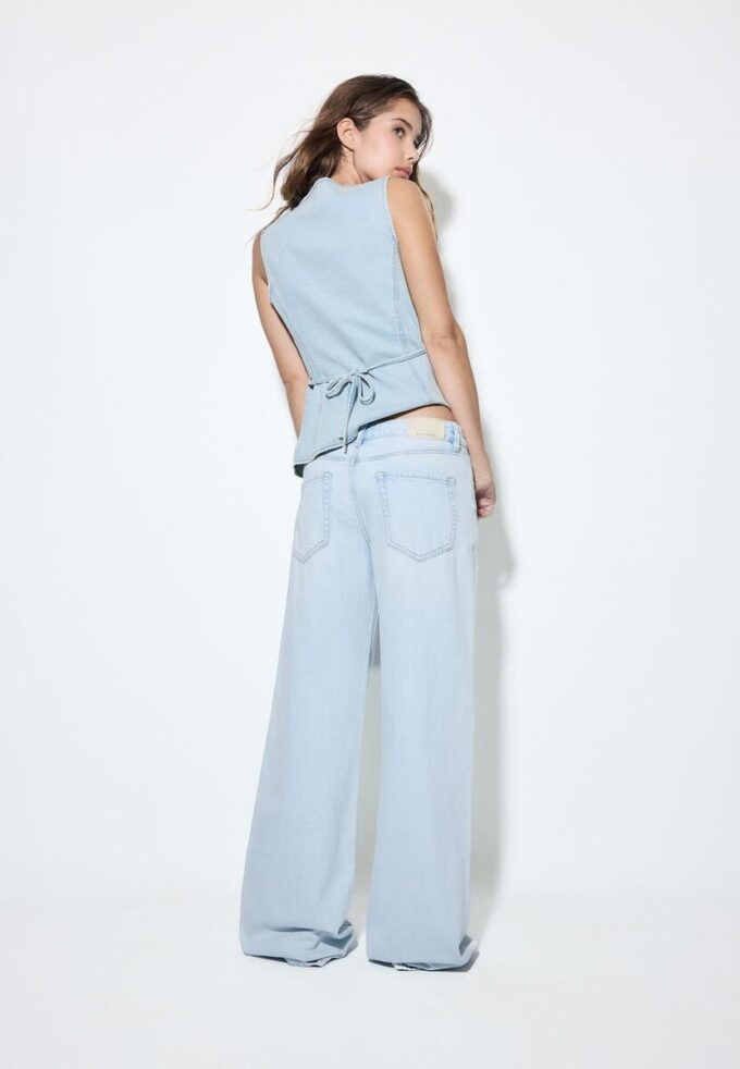 D91 Low Wide-Leg Jeans
