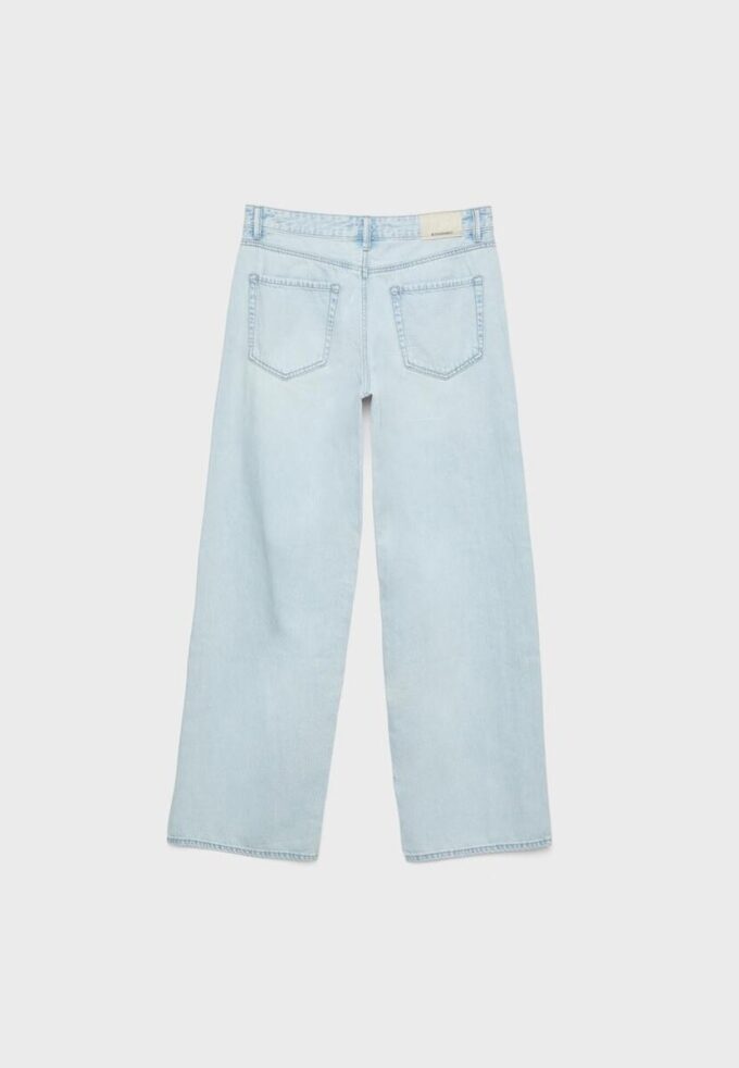 D91 Low Wide-Leg Jeans