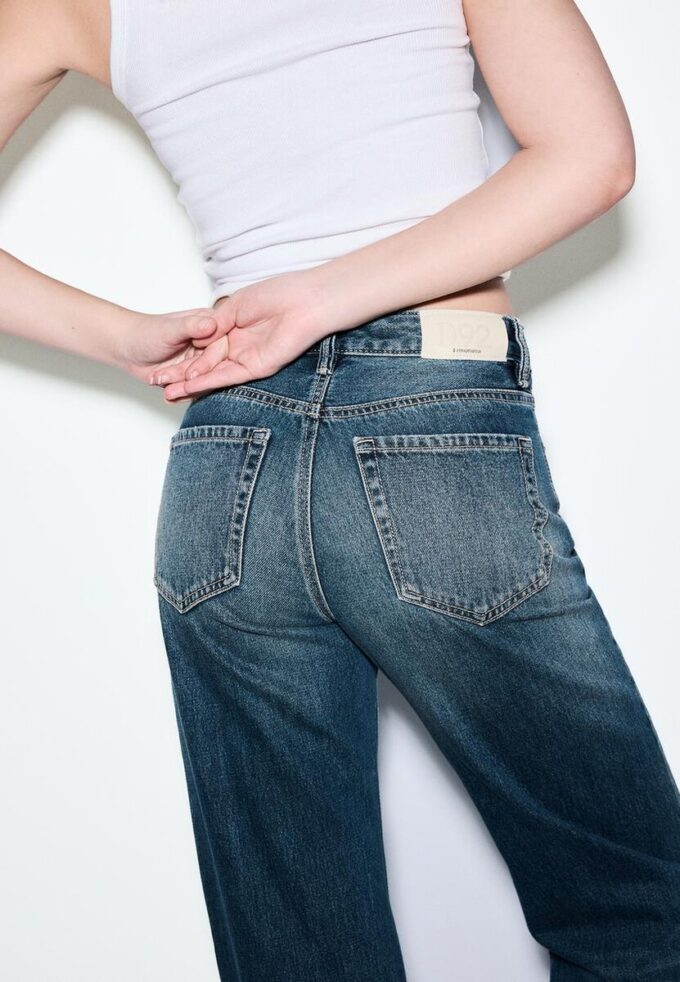 D92 Straight Wide-Leg Jeans D92 Straight Wide-Leg Jeans