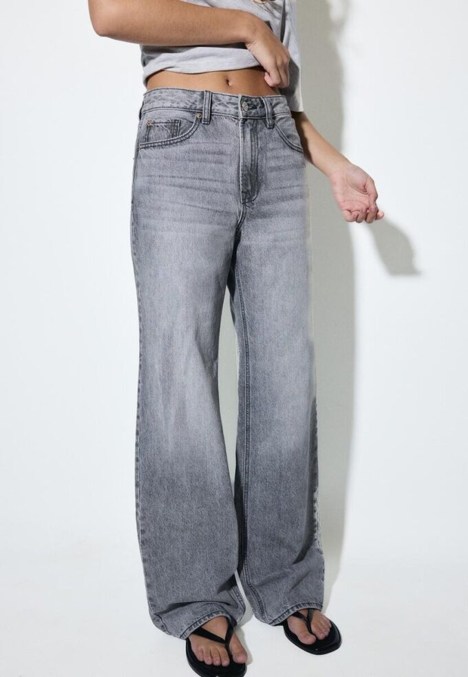 D92 Straight Wide-Leg Jeans
