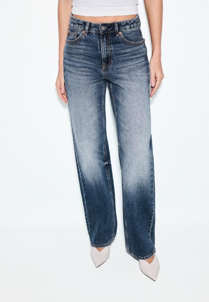 D92 Straight Wide-Leg Jeans