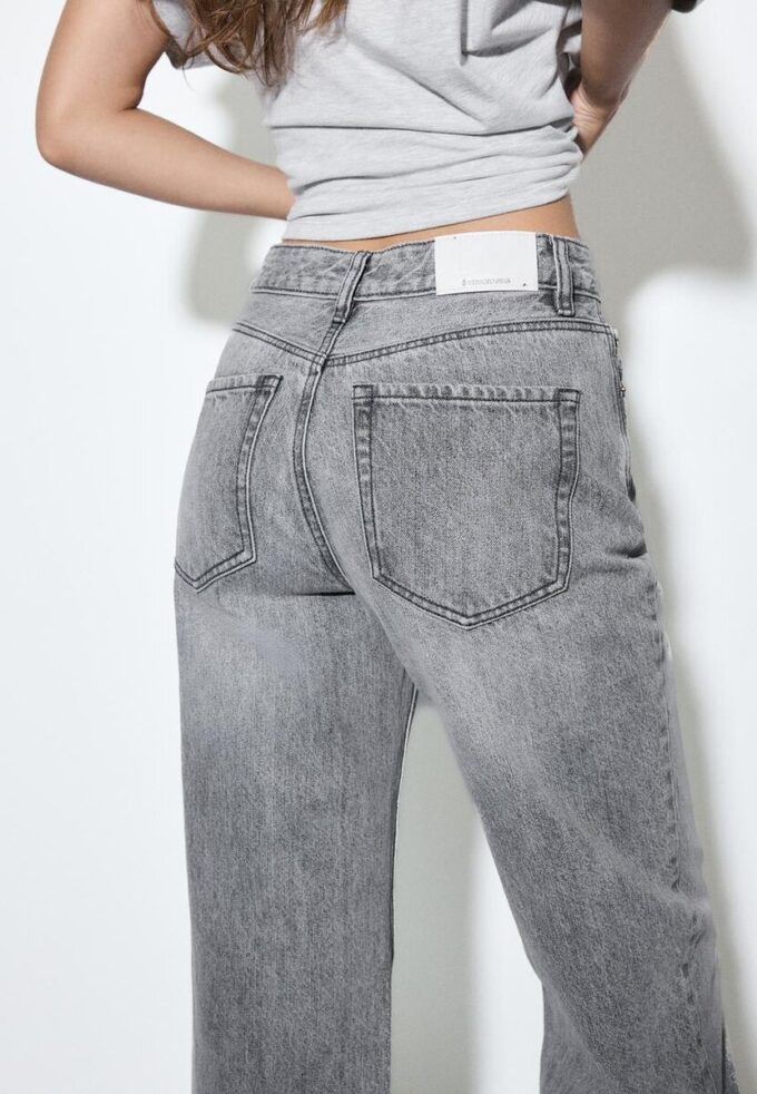 D92 Straight Wide-Leg Jeans