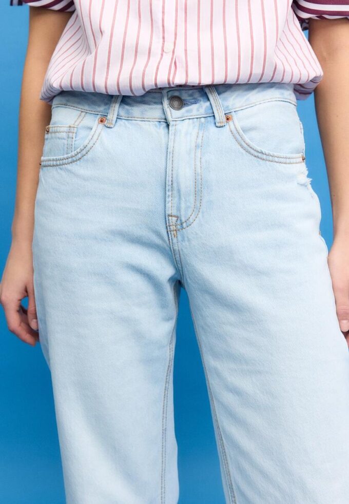 D92 Straight Wide-Leg Jeans
