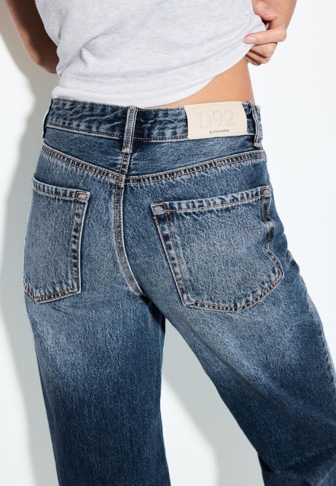 D92 Straight Wide-Leg Jeans