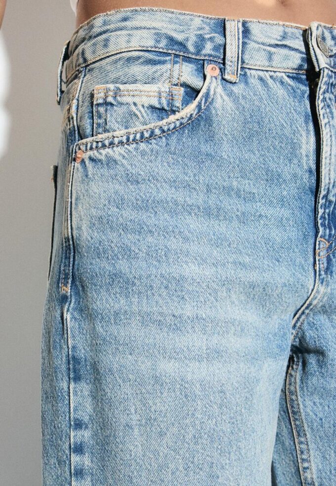 D92 Straight Wide-Leg Jeans