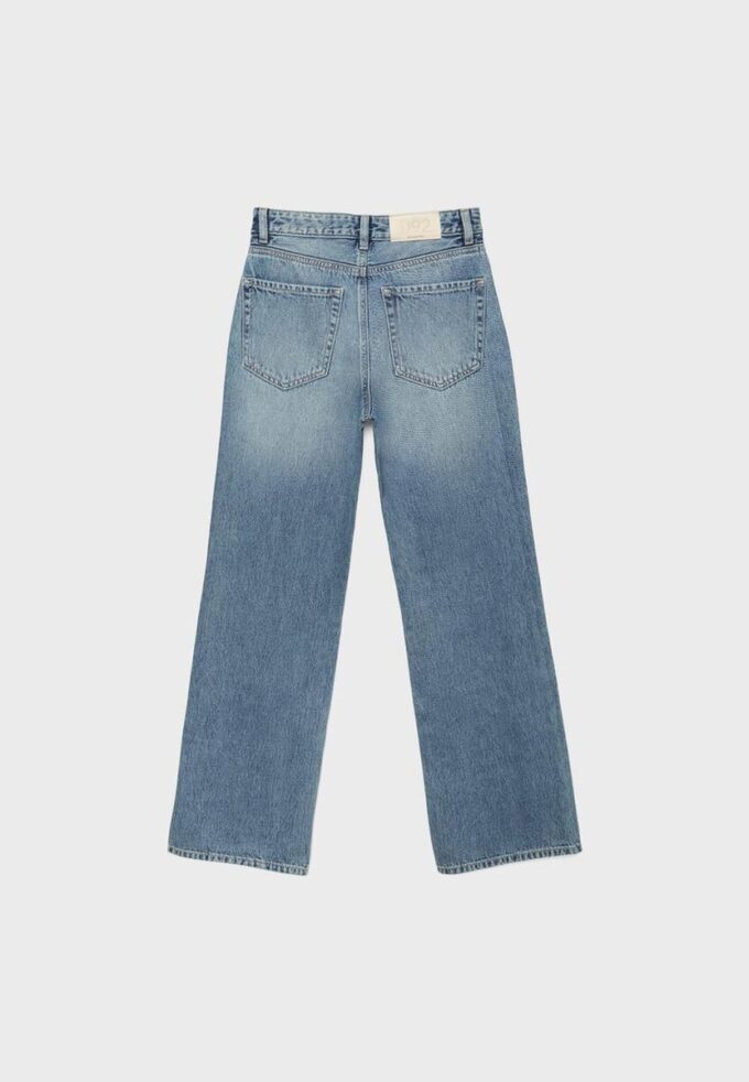 D92 Straight Wide-Leg Jeans