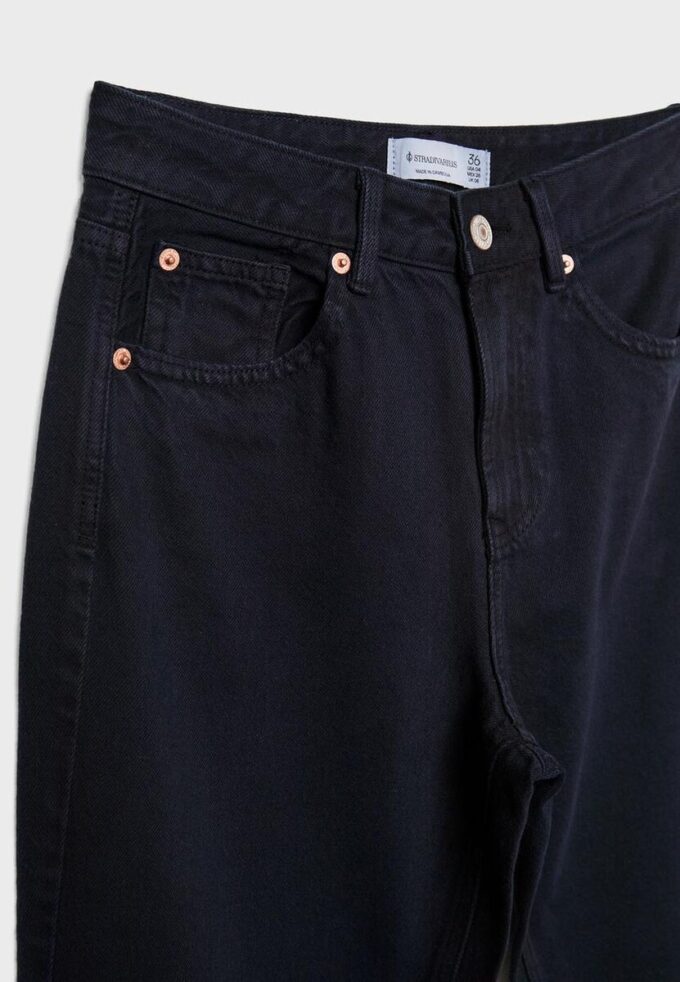 D92 Straight Wide-Leg Jeans