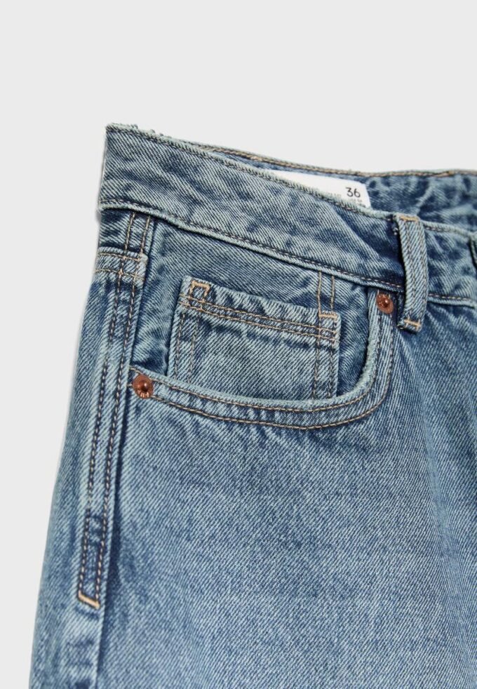 D92 Straight Wide-Leg Jeans