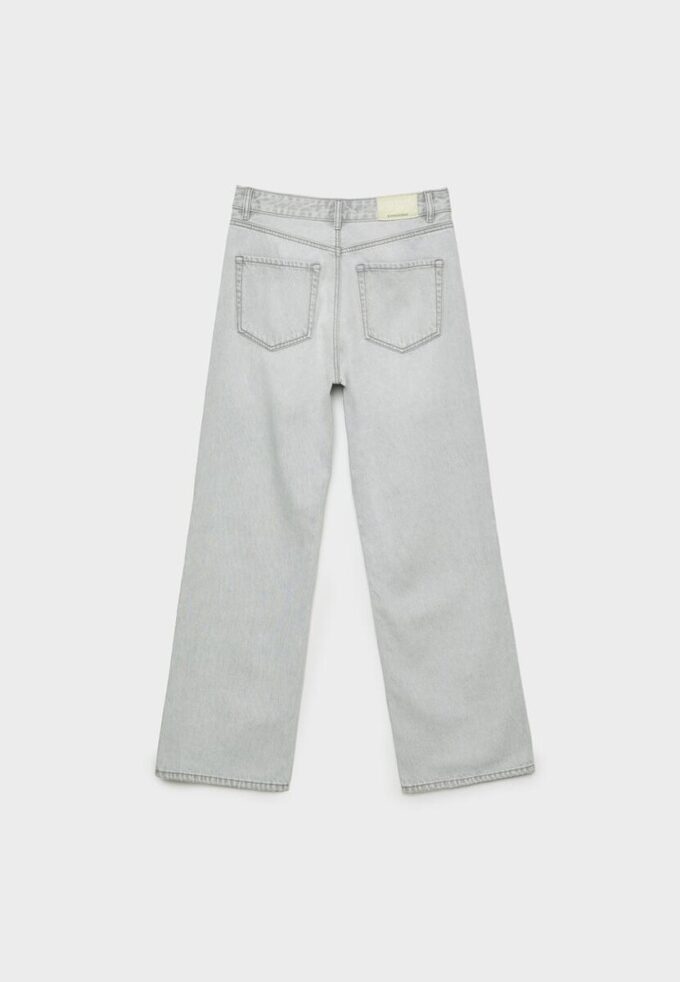 D92 Straight Wide-Leg Jeans