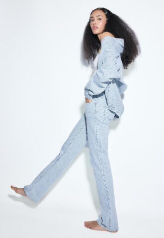 D98 Straight-Leg Jeans