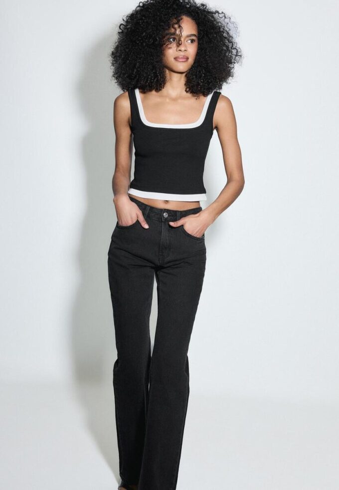 D98 Straight-Leg Jeans