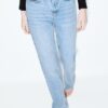 D98 Straight-Leg Jeans