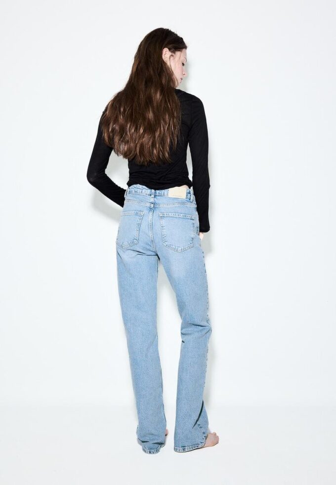 D98 Straight-Leg Jeans