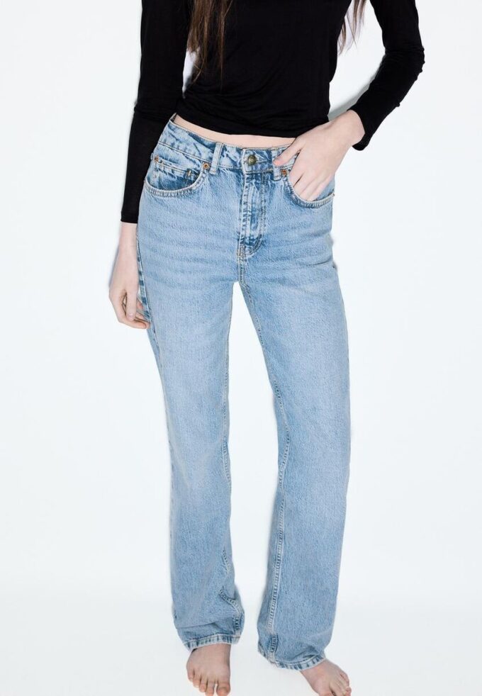 D98 Straight-Leg Jeans