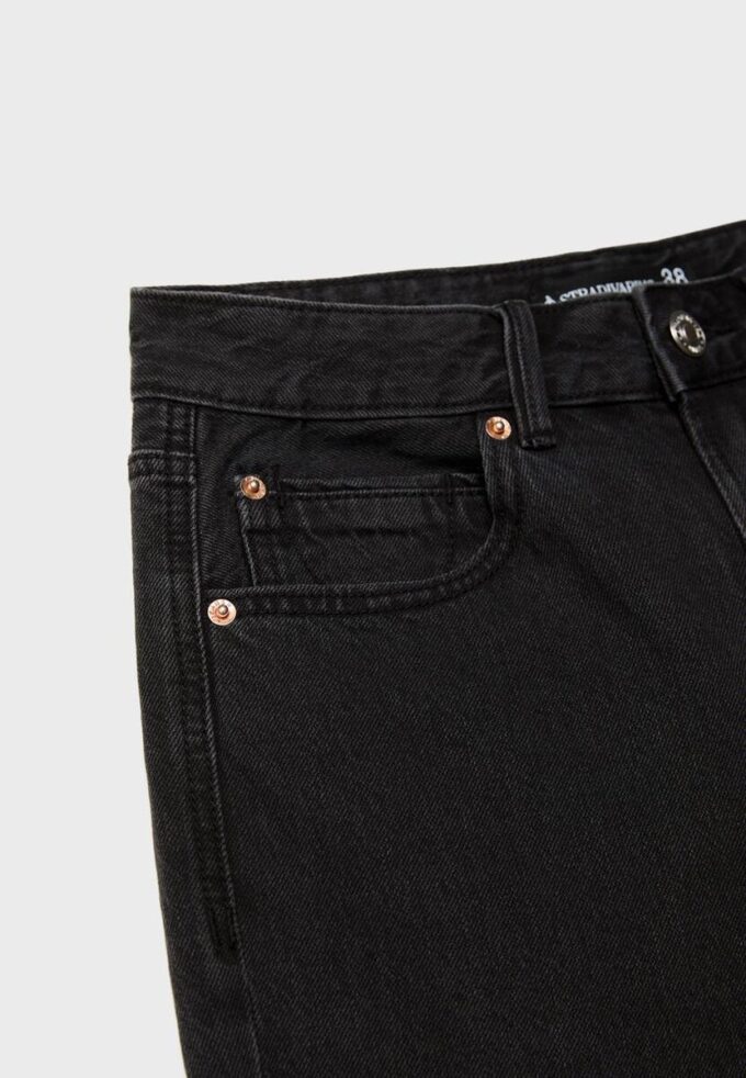 D98 Straight-Leg Jeans