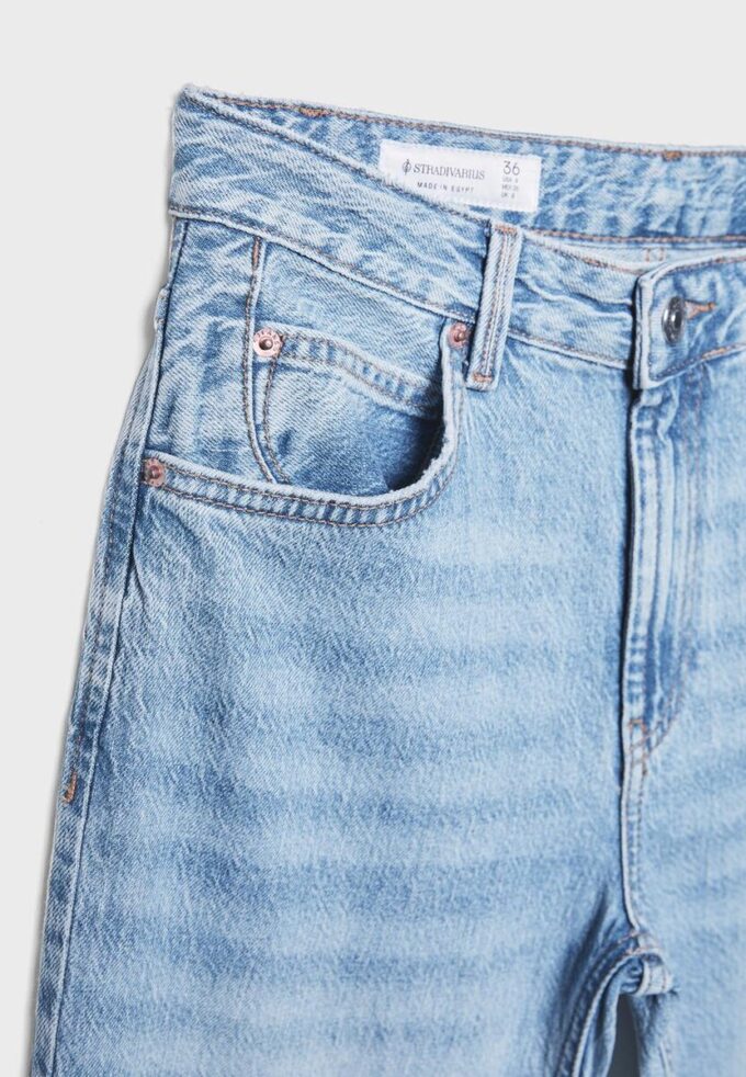 D98 Straight-Leg Jeans