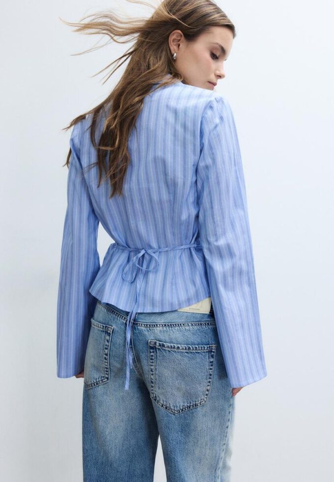 Fitted Knot Shirt Fitted Knot Shirt