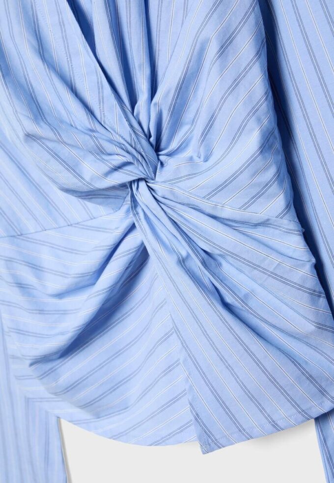 Fitted Knot Shirt Fitted Knot Shirt