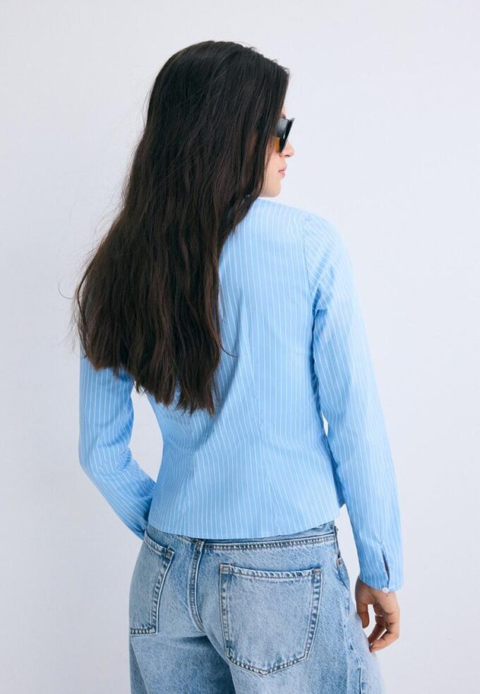 Fitted Shirt with Underbust Seam Fitted Shirt with Underbust Seam
