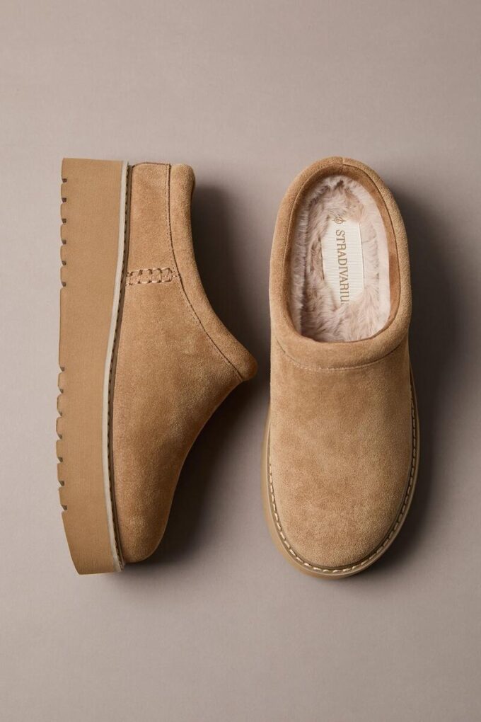 Flat Leather Clogs