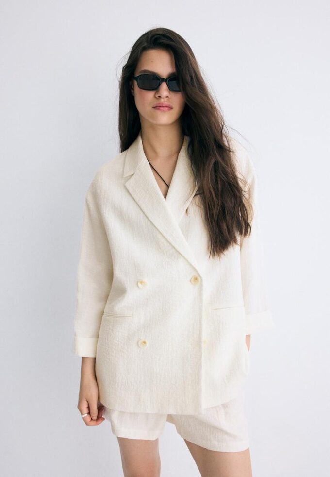 Flowing Double-Breasted Blazer