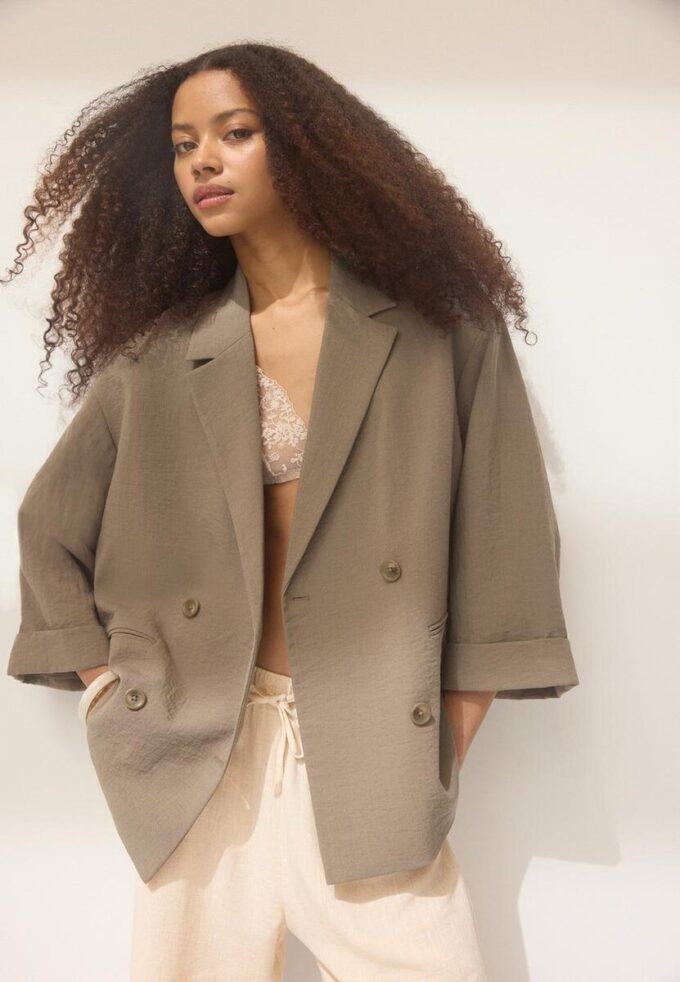 Flowing Double-Breasted Blazer Flowing Double-Breasted Blazer