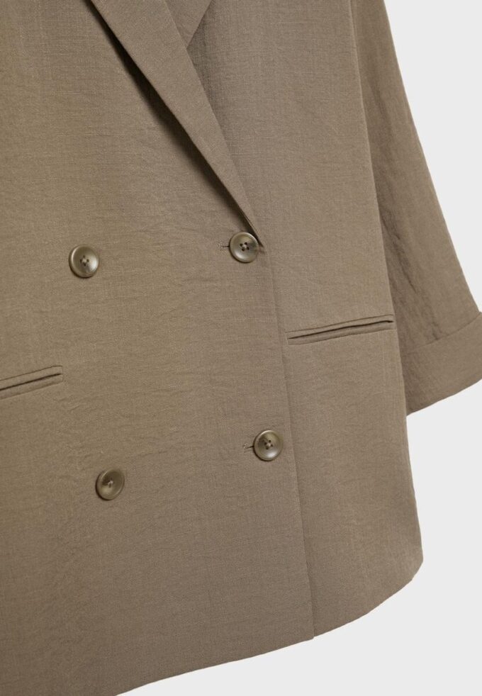 Flowing Double-Breasted Blazer Flowing Double-Breasted Blazer