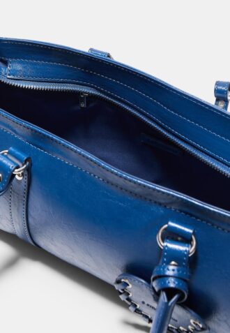 Heart Detail Shoulder Bag