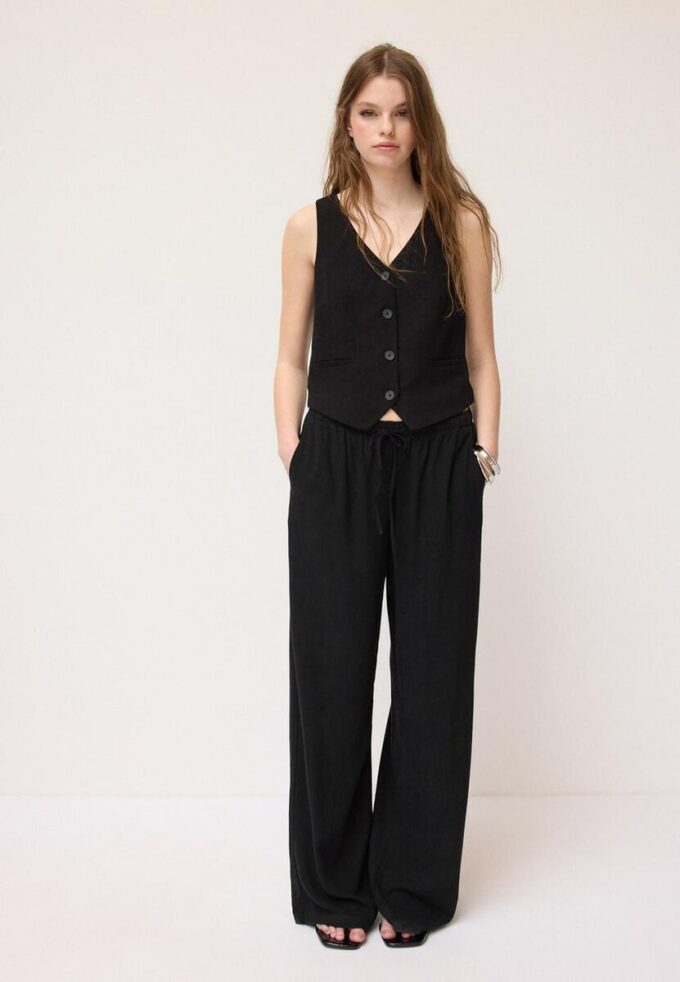 Linen Effect Buttoned Waistcoat Linen Effect Buttoned Waistcoat