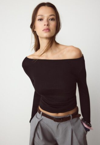 long sleeve t shirt with gathering 1 5 330x477 - Long Sleeve T-Shirt with Gathering