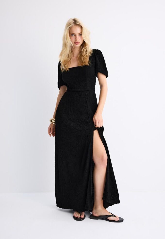 Loose-Fitting Maxi Dress with Criss-Cross Back Loose-Fitting Maxi Dress with Criss-Cross Back