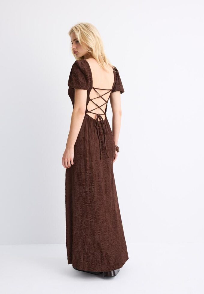 Loose-Fitting Maxi Dress with Criss-Cross Back Loose-Fitting Maxi Dress with Criss-Cross Back