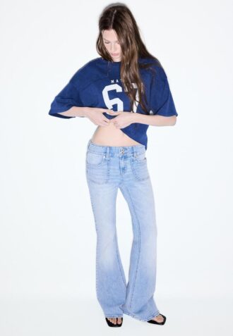 Low-Rise Jeans with Seam Pockets