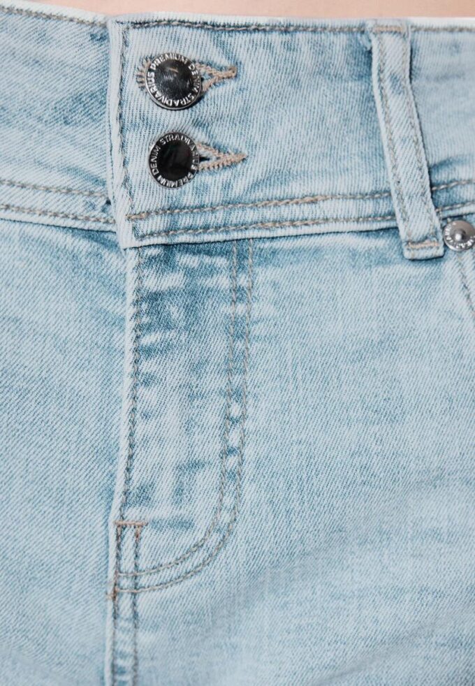 Low-Rise Slim Fit Jeans