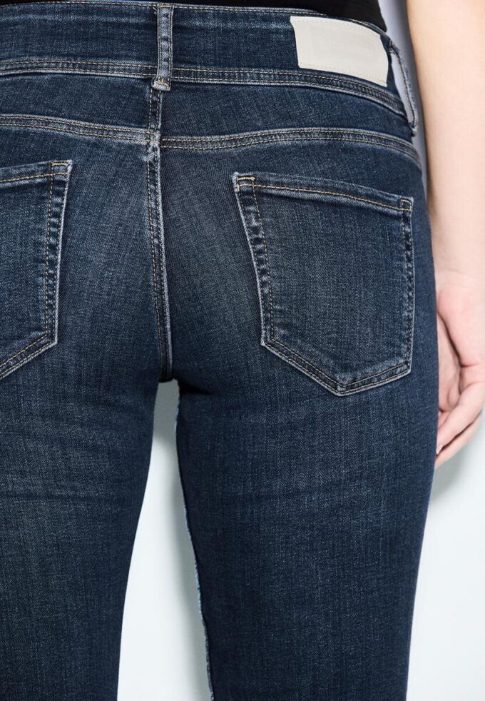 Low-Rise Slim Fit Jeans Low-Rise Slim Fit Jeans