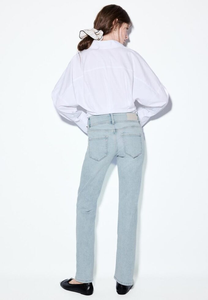 Low-Rise Slim Fit Jeans