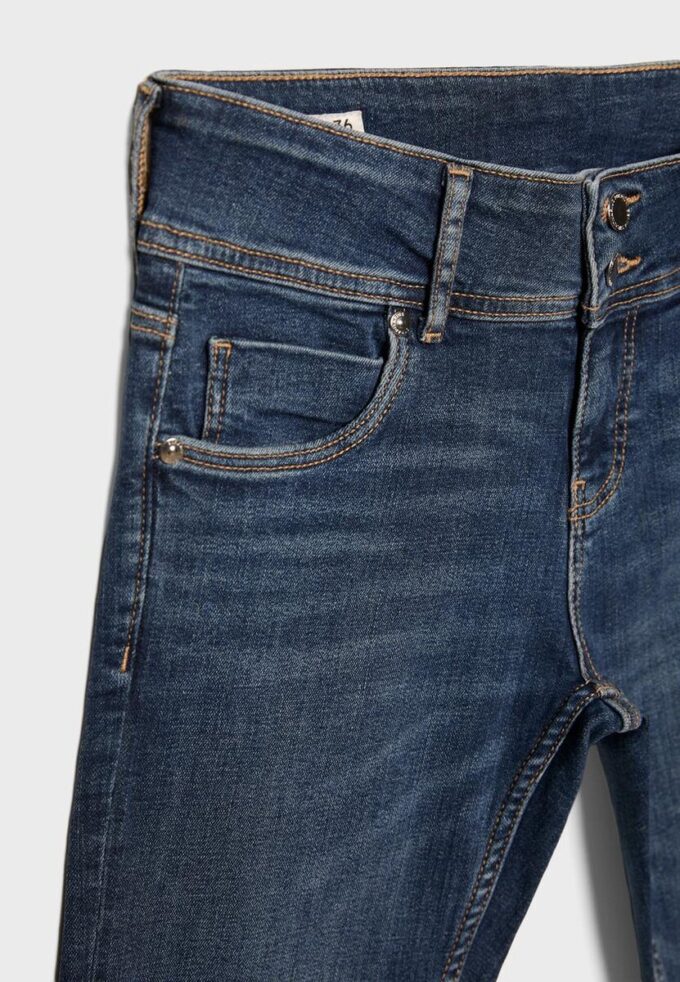 Low-Rise Slim Fit Jeans Low-Rise Slim Fit Jeans