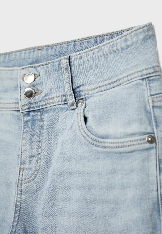 Low-Rise Slim Fit Jeans