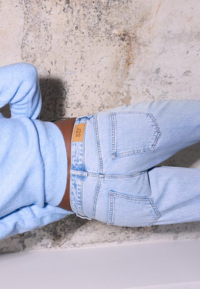 Low-Rise Straight Leg Jeans