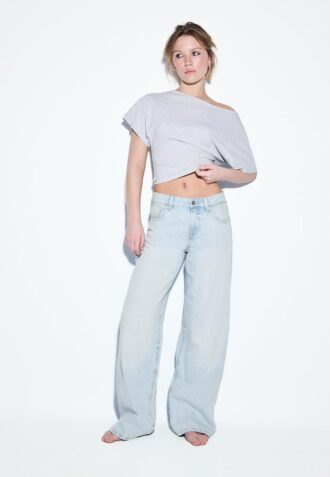 Low-Rise Wide-Leg Jeans with Star Detail