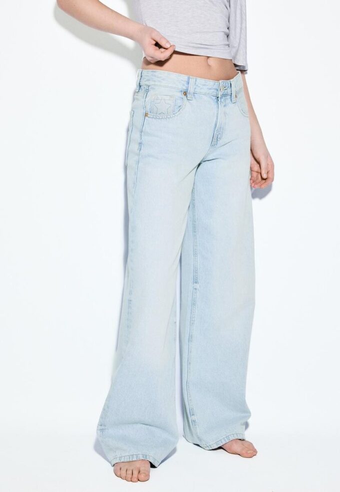 Low-Rise Wide-Leg Jeans with Star Detail