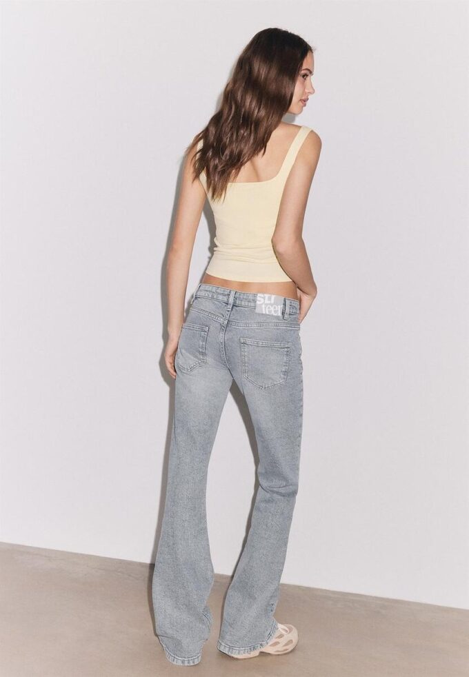 Low Waist Boot-Cut Jeans Low Waist Boot-Cut Jeans