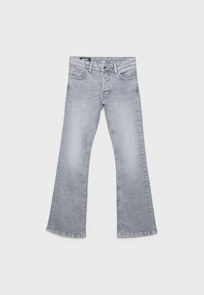 Low Waist Boot-Cut Jeans Low Waist Boot-Cut Jeans