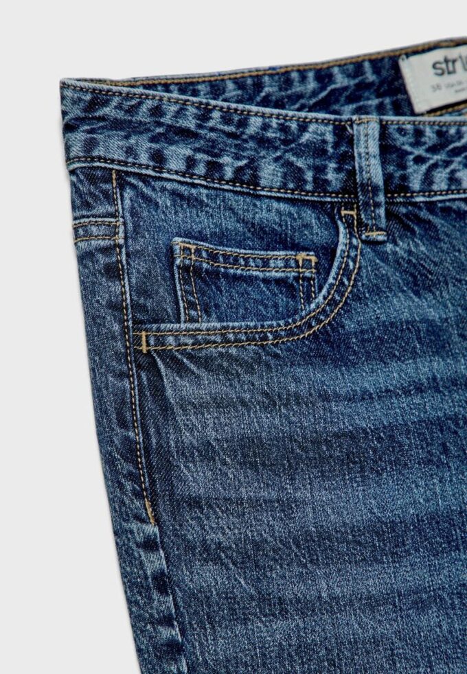 Low Waist Boot-Cut Jeans Low Waist Boot-Cut Jeans