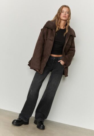 Low Wide-Leg Jeans