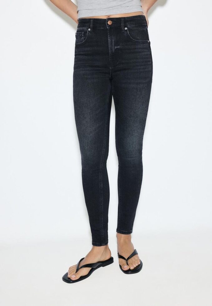 Regular Waist Skinny Jeans